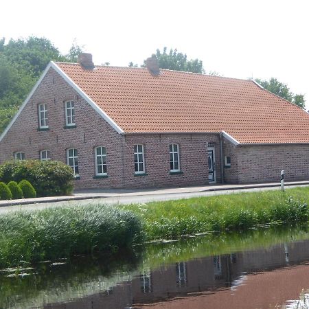 Ferienwohnung Gulf Im Gulfhof Am Kanal Grossefehn Εξωτερικό φωτογραφία